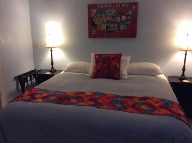 The Continental Inn Tomales Bilik gambar