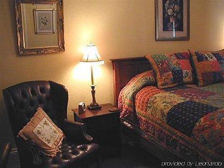 The Continental Inn Tomales Bilik gambar